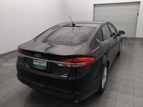 Used 2018 Ford Fusion SE w/ Fusion SE Technology Package FWD image 7