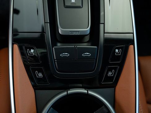 Certified 2026 Porsche 911 Targa 4 GTS AWD/4WD image 19