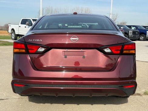 Used 2025 Nissan Altima 2.5 SV image 4