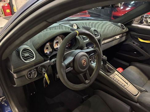 Used 2025 Porsche 718 Cayman GT4 RS RWD image 32