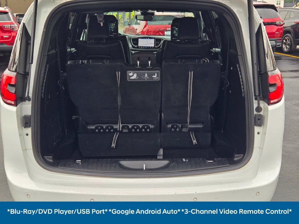 Used 2021 Chrysler Pacifica Touring-L w/ Uconnect Theater Family Group FWD image 29