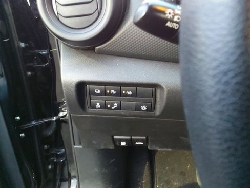 Used 2023 Nissan Kicks S image 21