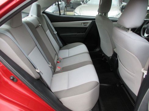 Used 2017 Toyota Corolla LE FWD image 17