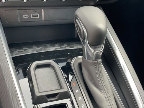 New 2026 GMC Canyon Elevation image 17