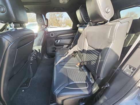Used 2019 Land Rover Discovery HSE image 25
