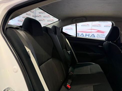 Used 2022 Nissan Versa SV FWD image 38