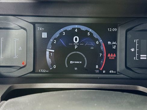 Used 2025 Toyota Tacoma SR5 image 12