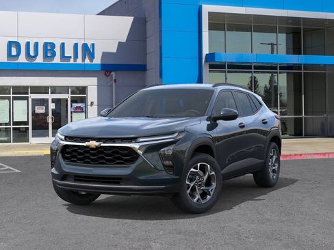 Used 2026 Chevrolet Trax LT w/ LT Convenience Package FWD image 7