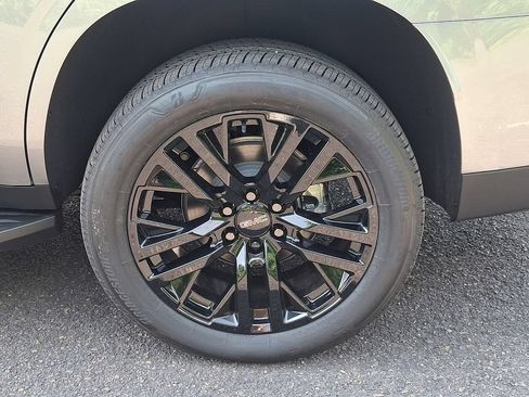 New 2026 GMC Yukon Denali w/ Advanced Technology Package AWD/4WD image 5