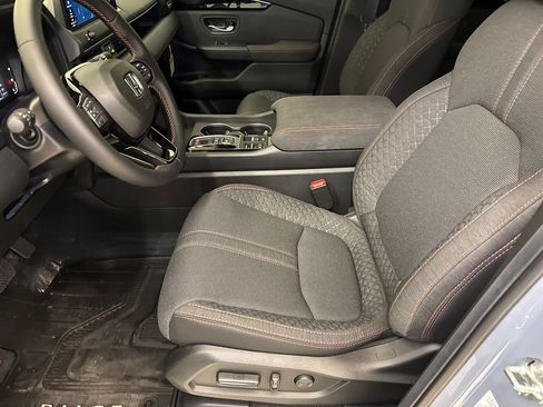 New 2026 Honda Pilot Sport image 17
