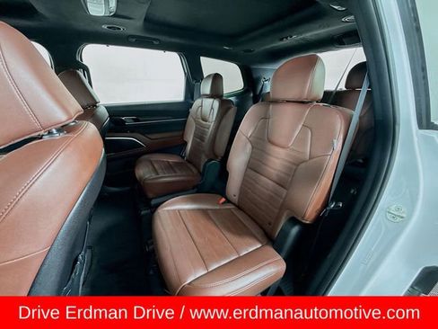 Used 2025 Kia Telluride SX Prestige image 8
