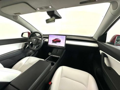 Used 2022 Tesla Model Y Performance AWD/4WD image 2