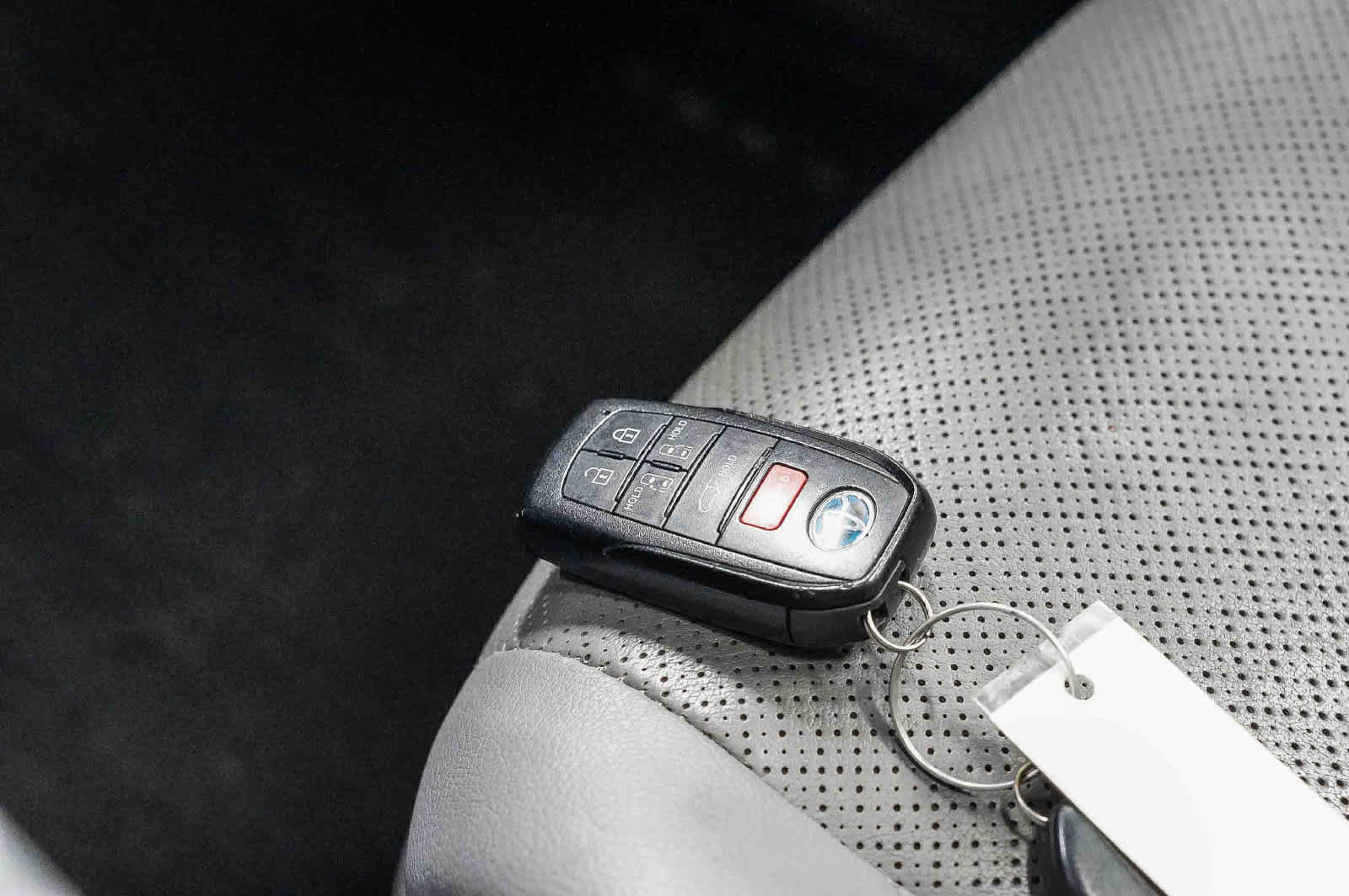 Used 2021 Toyota Sienna Limited FWD image 27