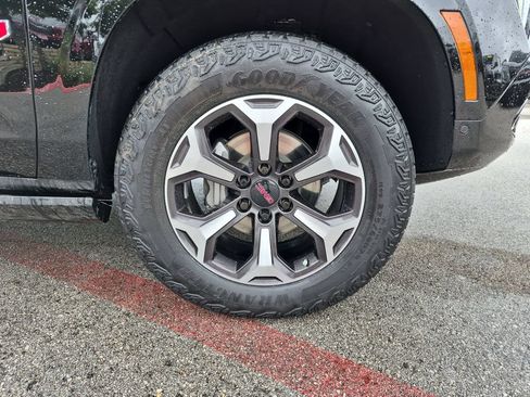 Certified 2025 GMC Yukon AT4 Ultimate AWD/4WD image 19