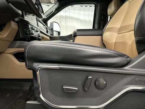 Used 2023 Ford F250 Lariat w/ FX4 Off-Road Package AWD/4WD image 16