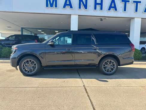 New 2026 Ford Expedition Max Platinum w/ Stealth Appearance Package AWD/4WD image 4