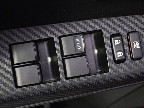 Used 2015 Toyota RAV4 Limited w/ Technology Package AWD/4WD image 23