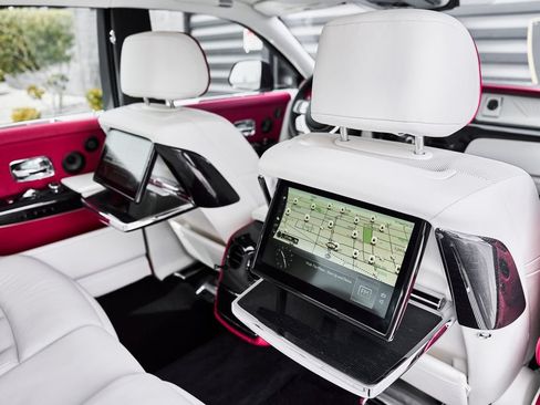 Used 2023 Rolls-Royce Phantom Sedan RWD image 54