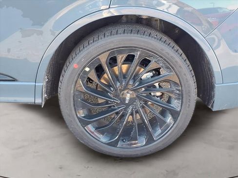 New 2026 Lincoln Aviator Reserve image 4