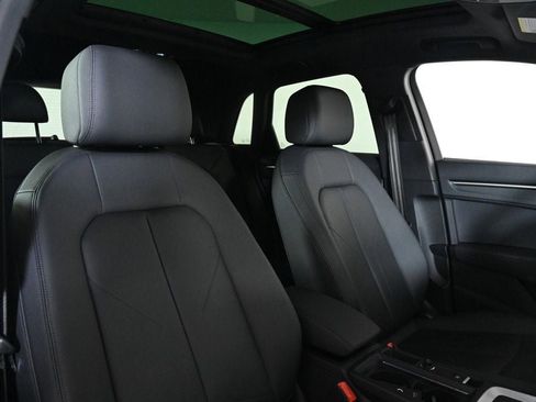 Used 2025 Audi Q3 2.0T Premium w/ Convenience Package image 16