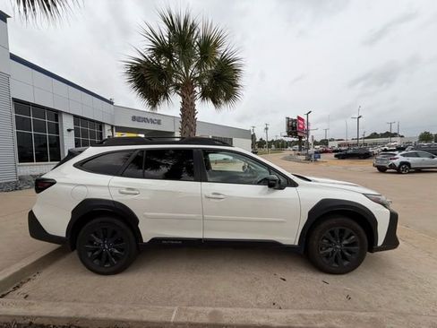Used 2025 Subaru Outback Onyx Edition AWD/4WD image 25