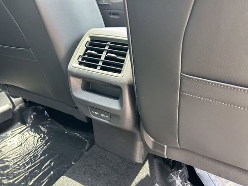 New 2026 Volkswagen Tiguan SE R-Line FWD image 49