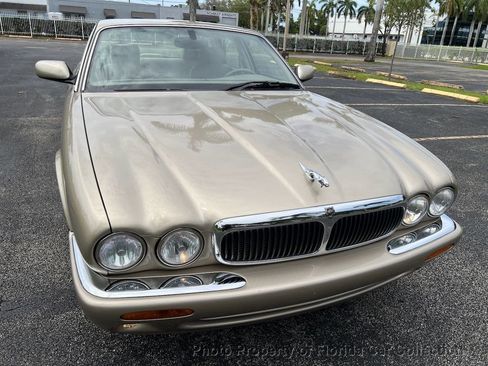 Used 2000 Jaguar XJ8 image 15
