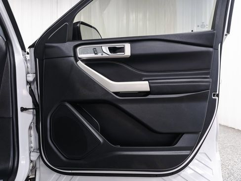 Used 2021 Ford Explorer Limited w/ Equipment Group 301A image 38