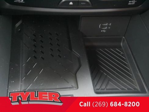New 2026 Chrysler Pacifica Pinnacle w/ Trailer Tow Group AWD/4WD image 35
