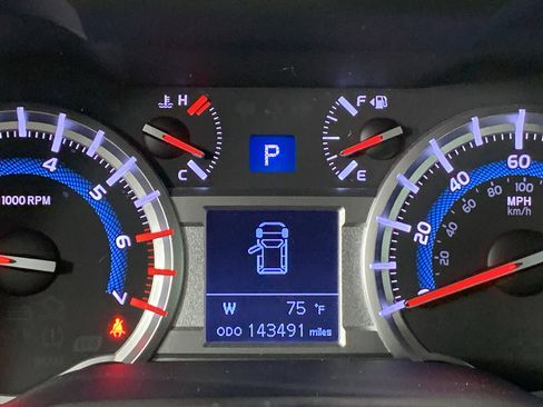 Used 2014 Toyota 4Runner SR5 RWD image 24