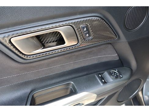 Used 2017 Ford Mustang Shelby GT350 RWD image 23