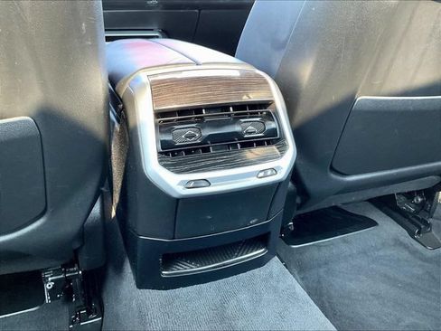 Used 2023 BMW 740i w/ Parking Assistance Package RWD image 12