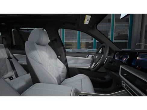 New 2026 BMW X5 sDrive40i image 9
