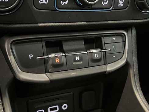 Used 2022 GMC Terrain AT4 w/ Infotainment Package II image 32