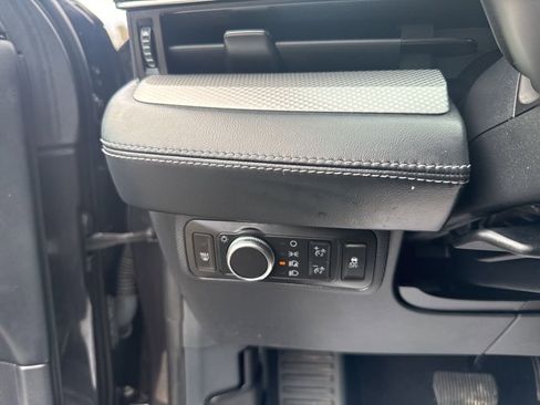 Used 2022 Ford Mustang Mach-E Select image 13