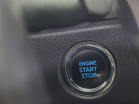 Used 2019 Toyota Camry SE w/ Convenience Package image 23