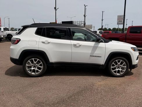 Used 2025 Jeep Compass Limited AWD/4WD image 7