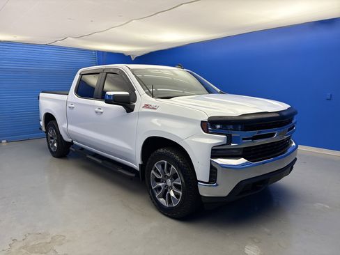 Used 2021 Chevrolet Silverado 1500 LT AWD/4WD image 2