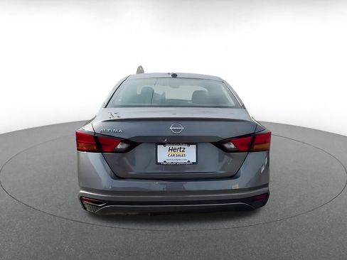 Used 2025 Nissan Altima 2.5 SV image 12