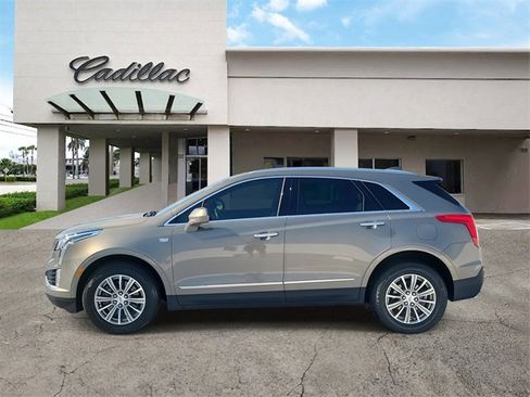 Used 2018 Cadillac XT5 Luxury w/ Driver Awareness Package image 2