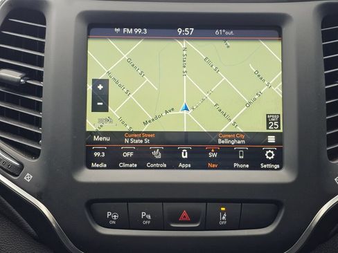 Used 2023 Jeep Cherokee Altitude Lux w/ Elite Group AWD/4WD image 28