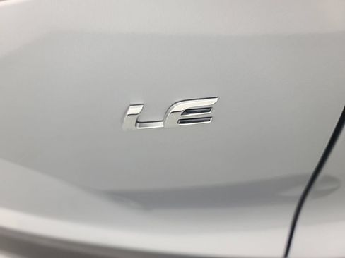 Used 2026 Toyota Corolla Cross LE FWD image 13