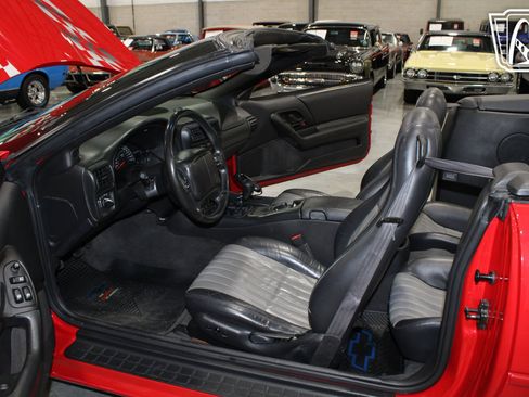 Used 2002 Chevrolet Camaro Z28 w/ SS Performance/Appearance Pkg image 6