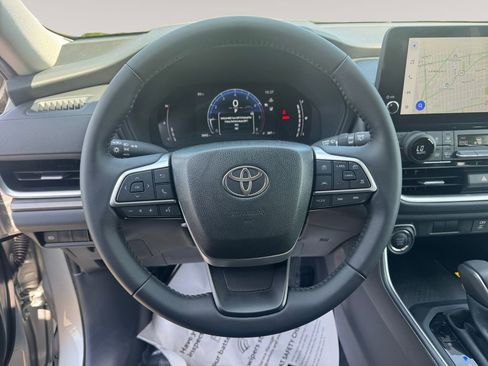 Used 2025 Toyota Grand Highlander FWD image 12