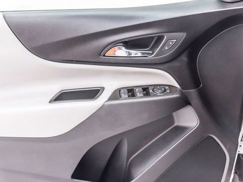 Used 2023 Chevrolet Equinox LS w/ LS Convenience Package image 23