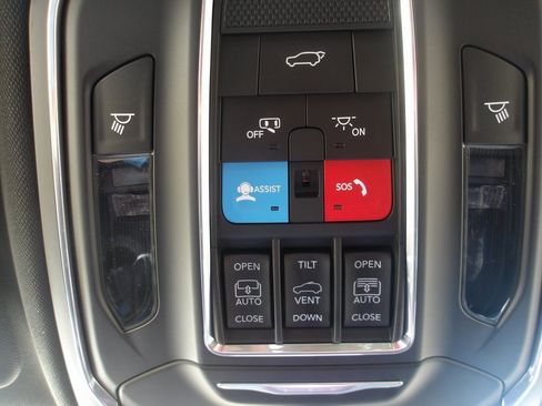 New 2025 Jeep Grand Cherokee L Limited w/ Luxury Tech Group II image 15