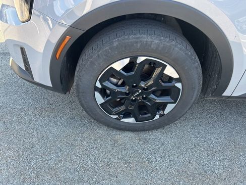 Certified 2024 Kia Sorento S w/ Panoramic Sunroof Package image 4