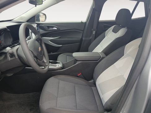 Used 2024 Chevrolet Trax LS w/ Driver Confidence Package FWD image 9