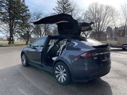 Used 2019 Tesla Model X Long Range AWD/4WD image 5