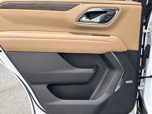 Used 2024 Chevrolet Tahoe Premier w/ Premium Package image 22